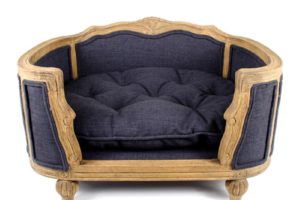 Canapé de luxe pour chien de la collection Lord Lou, modèle Arthur de couleur anthracite.