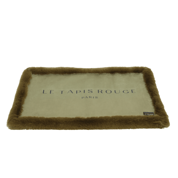 tapis rouge paris fourrure synthetique vegan