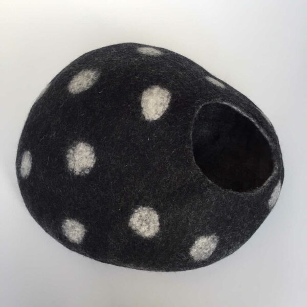 Cocon à pois - niche cave en feutre